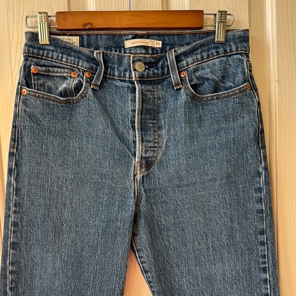 Levi's Premium Wedgie Straight Buttonfly Crop Raw Hem Women's Jeans size READ - Picture 3 of 16